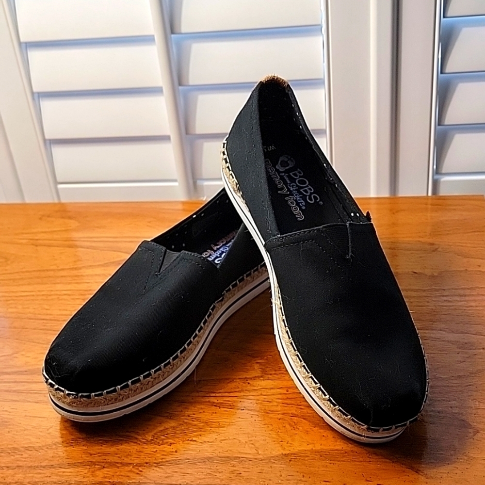 BOBS by Sketchers Sz 7.5 Wide